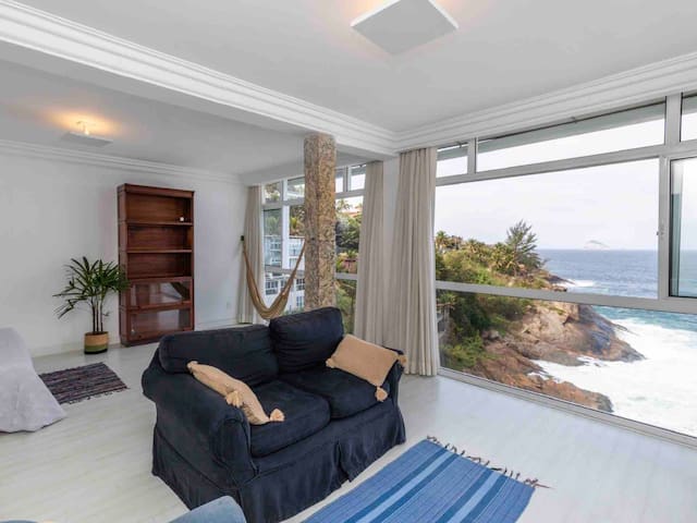 Praia da Joatinga_Onde o único barulho é o do mar!