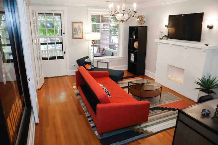 Spacious! 3 Bedroom Apartment In Edgewater! - Chicago, IL