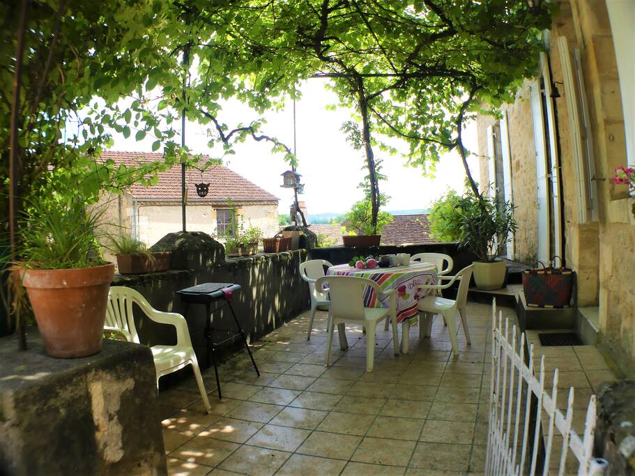 la terrasse fleurie The flowereed terrace