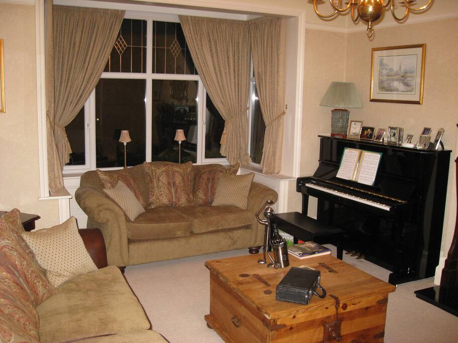 guests lounge