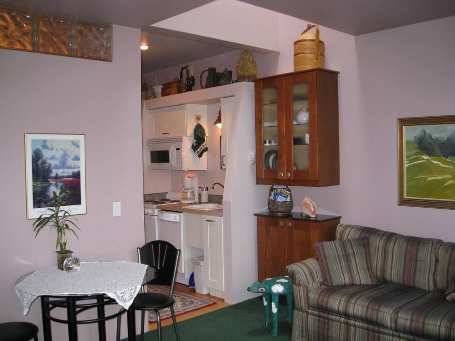 From living thru kitchen