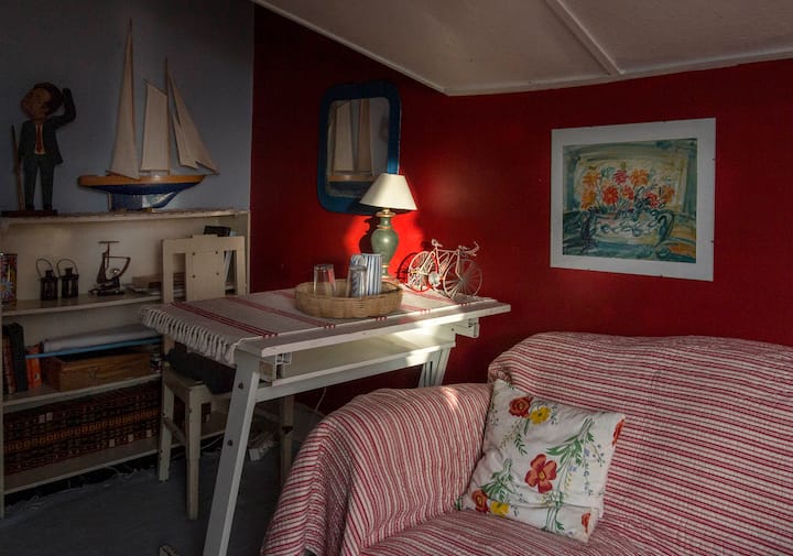 Chambre 2 -
 www.airbnb.pt/rooms/3032764