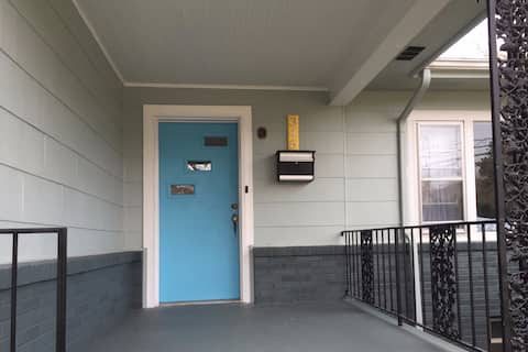 Bright renovated home 3 blocks from downtown!