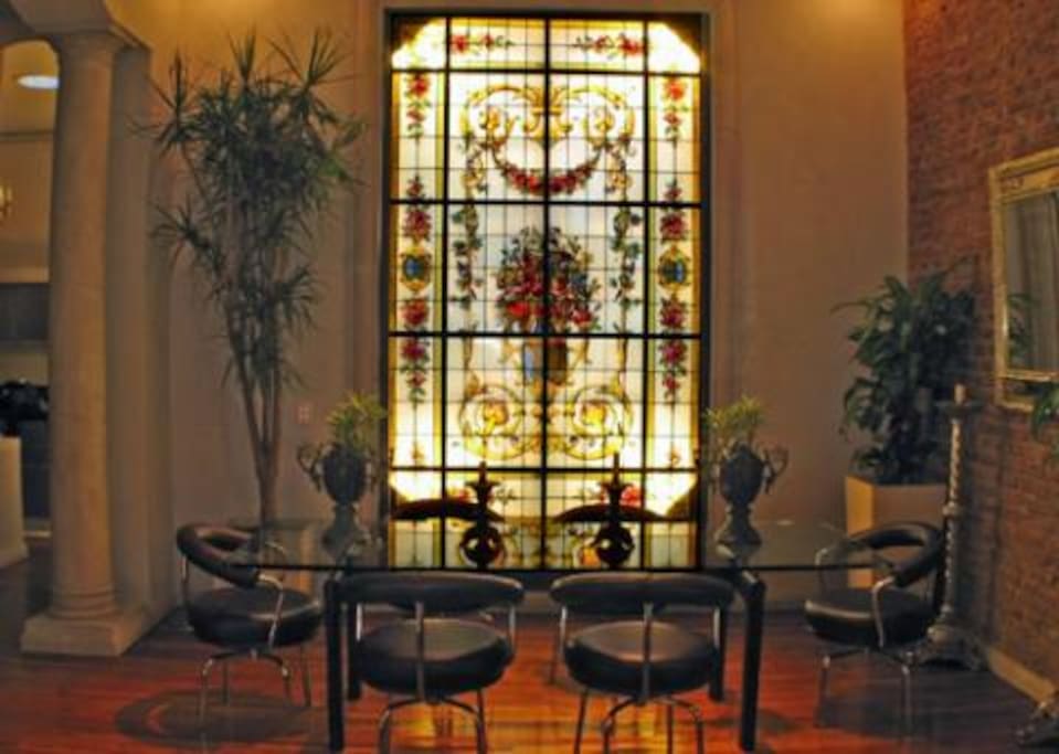 Dining room.