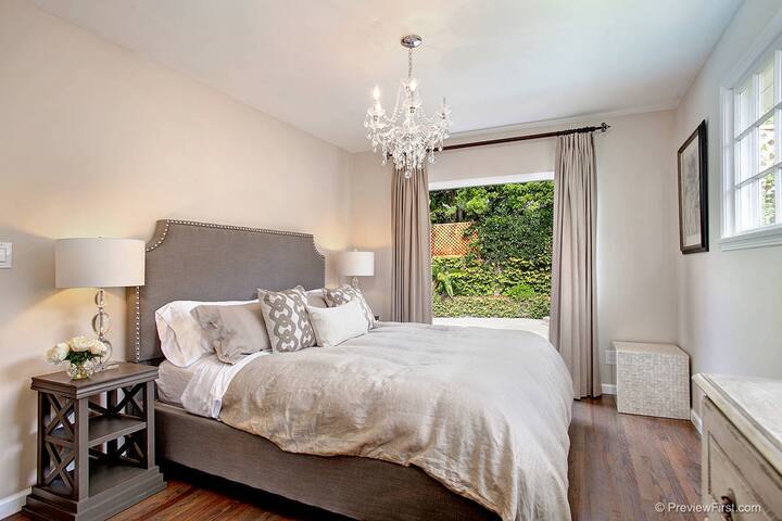 Bird Rock Beach Retreat with Pool gallery image 4