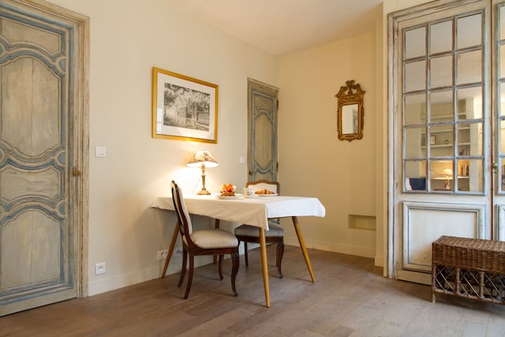 ★  Chic and Lovely - Island, Paris CENTER   ★