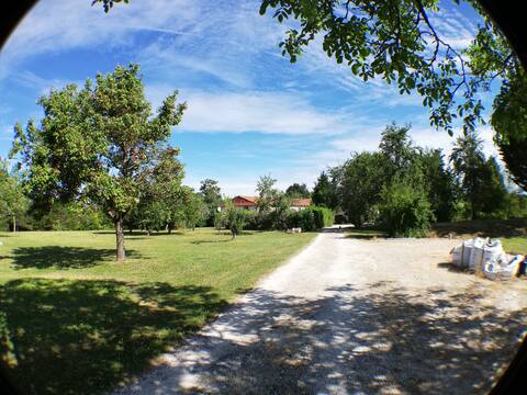 Les Grezes. 3 cottages, 7 bedrooms sleeps up to 18