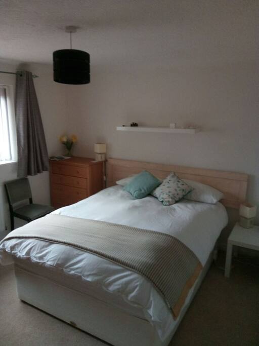 King size bed with comfortable mattress