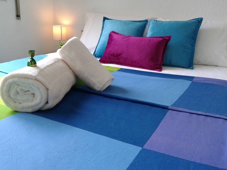 Toalla y detalle de bienvenida