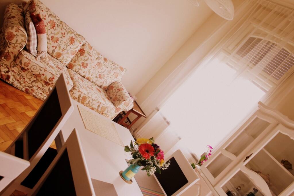 Living room - a place to hang out :)