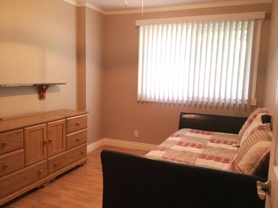 3rd Bedroom Twin Daybed with Twin Trundle Bed underneath