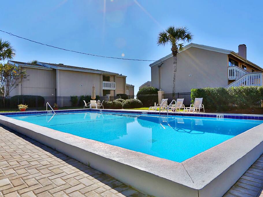 Pool at Chateau la Mer