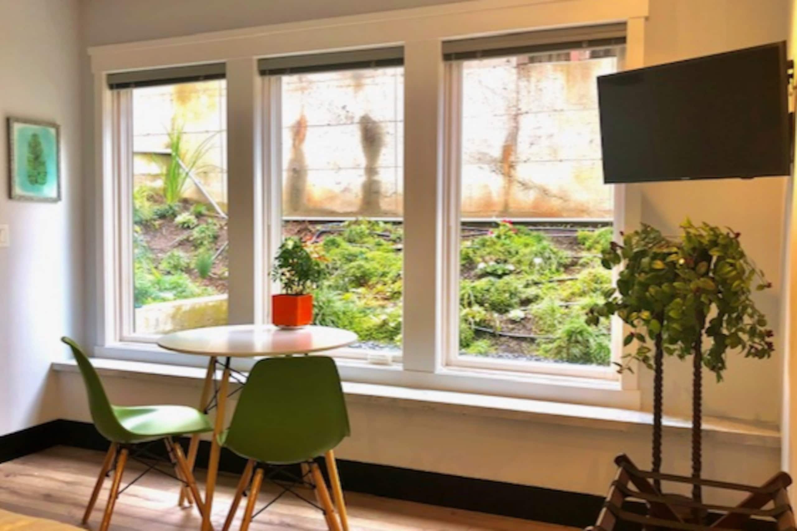 Dolores Park Garden Suite - Image 1