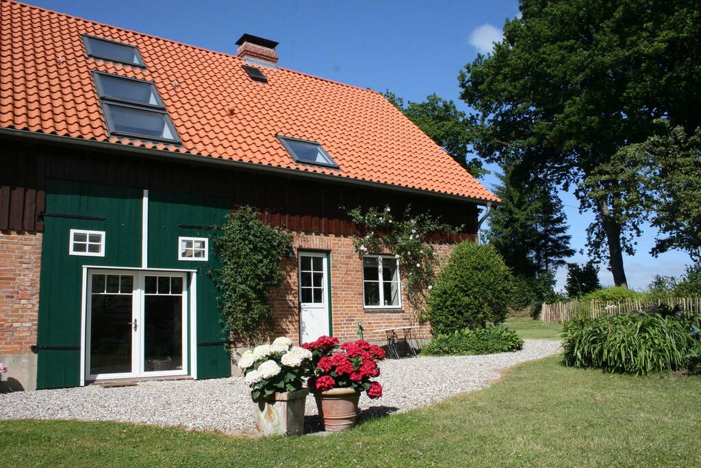 Rechter Teil = Vermietobjekt