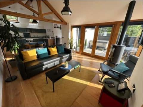 The Oaks. Bespoke glazed oak framed accommodation.