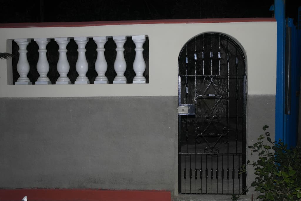 Entrada puerta principal