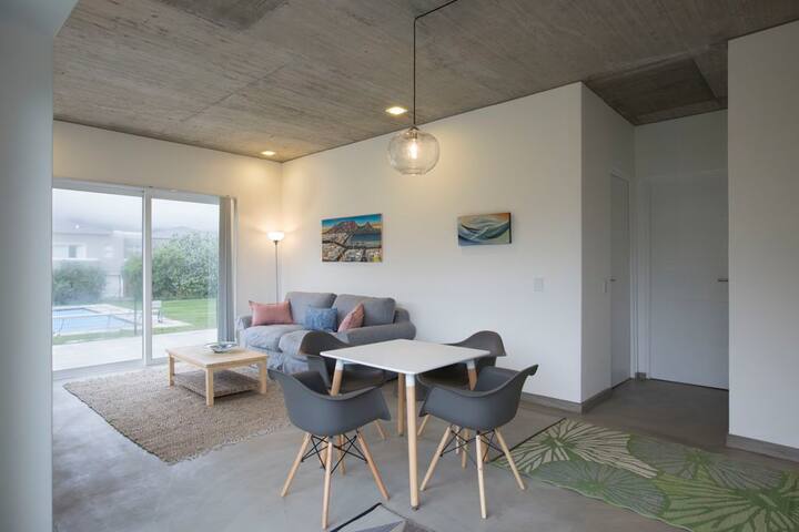 Modern 2 bedroom apartment in Beach Club Hout Bay gallery image 3