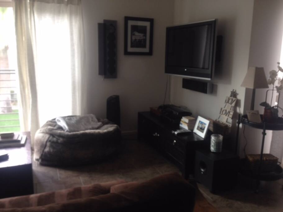 Living Room wHDTV
