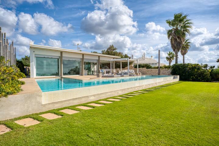 Luxury villa with sea access in Cap d’en Font gallery image 2