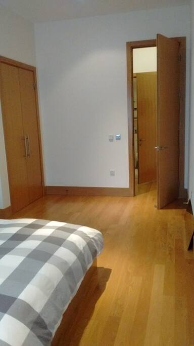 Floor area of bedroom toward Wardrobe