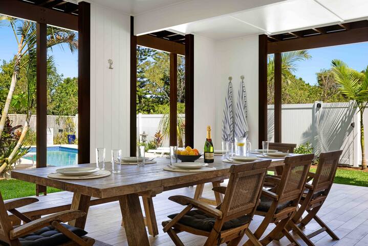 Gorgeous Byron Moon Home @ Belongil Beach gallery image 4