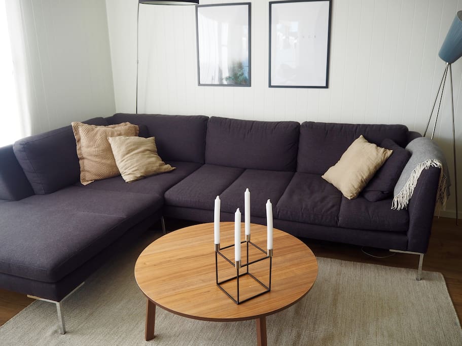 Stor og god sofa med mange sitteplasser