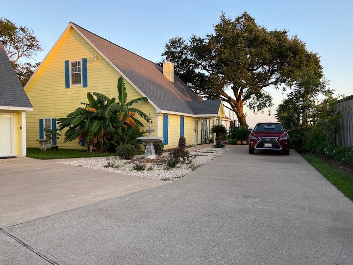 Private WaterFront Home! Houses for Rent in Beach City, Texas, United