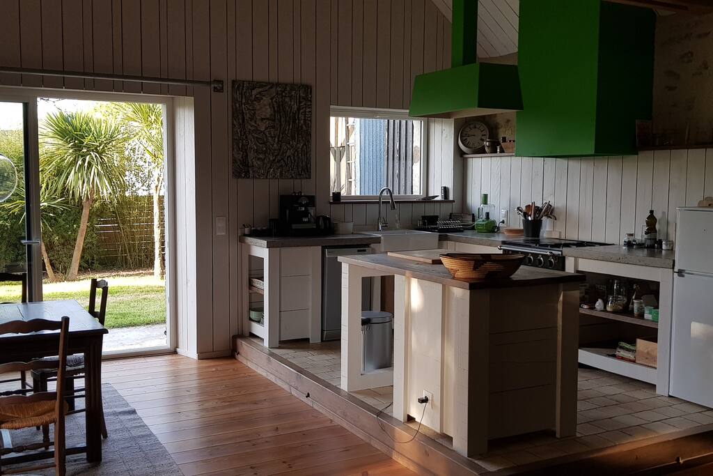Cuisine ouverte et salle à manger