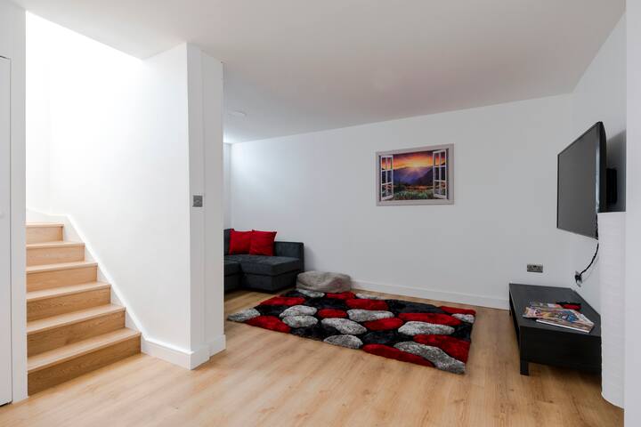 Luxury Hampstead House, Close to City Centre gallery image 4