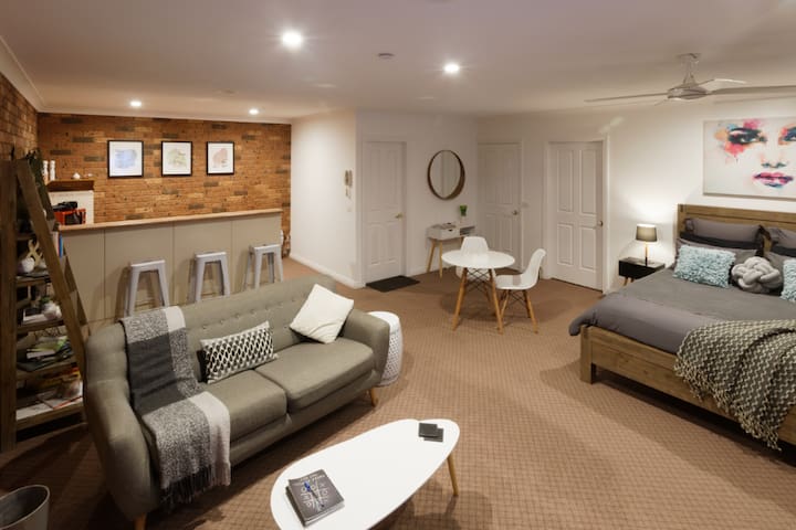 Airbnb Lavington Vacation Rentals Places To Stay New