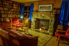 Vic%27s+Place+~+Cozy+Cabin+at+Johnson%27s+Crossing%2C+YT