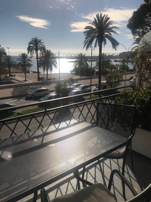 VISTA DAL TERRAZZO -
SEA VIEW FROM THE TERRACE