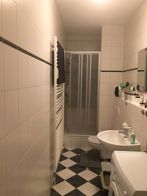 Bad mit Dusche
