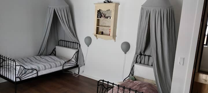 საძინებელი 1