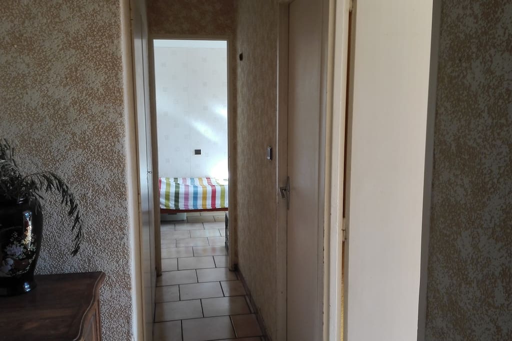 Couloirs donnant accès aux 2 chambres