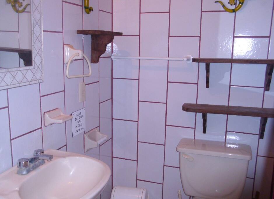 Girasol - Bathroom