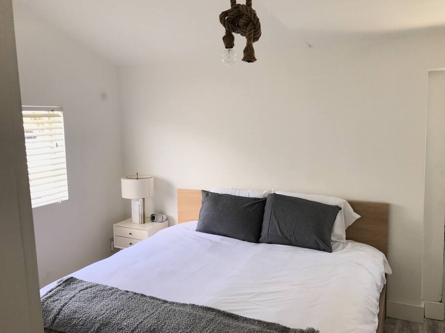 master king bedroom w.coordinating bath