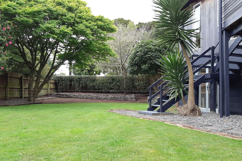 Garden and walkway to studio