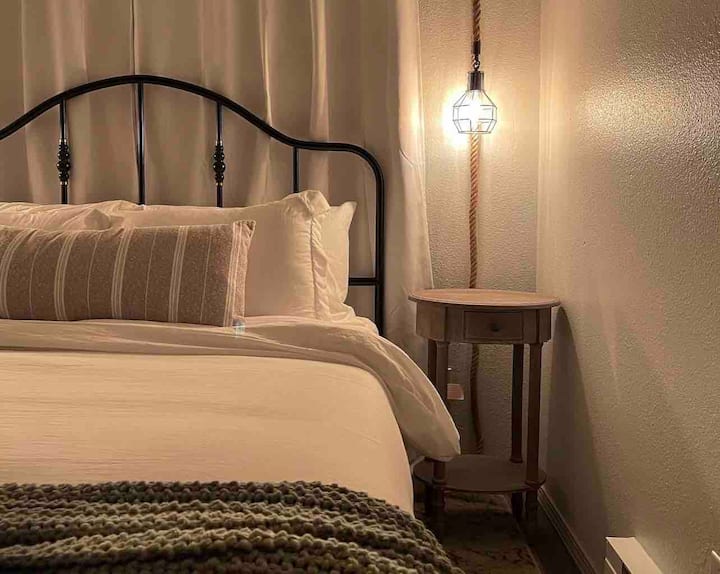 Centrally locatedSouthwest OasisSage Casita Guesthouses for Rent in