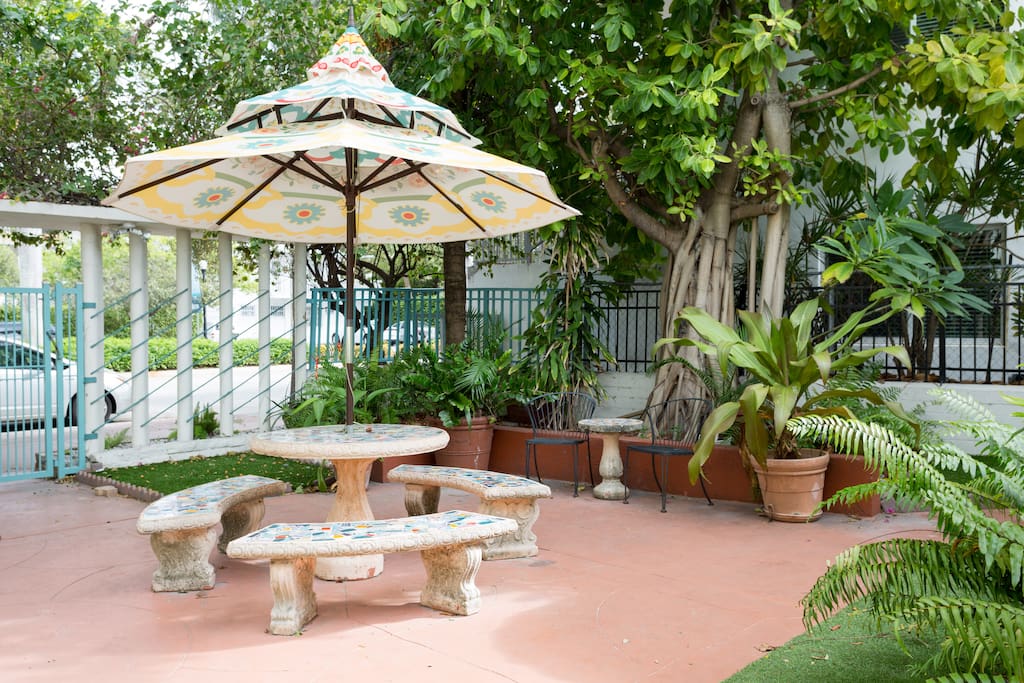 Garden and outdoor seating