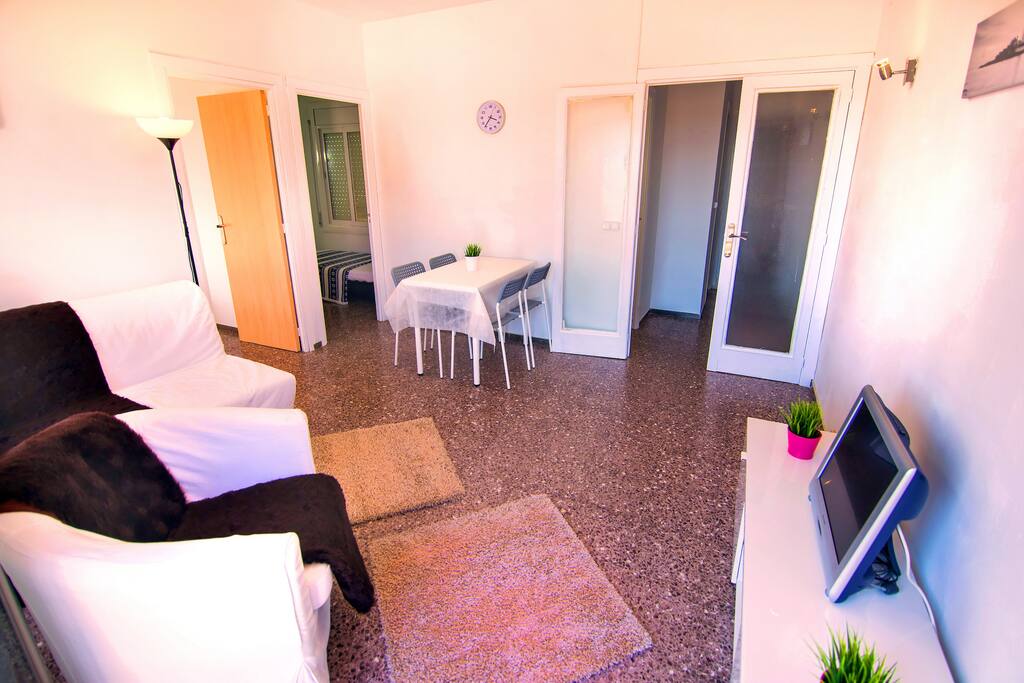 la sala/
main room/
большая комната