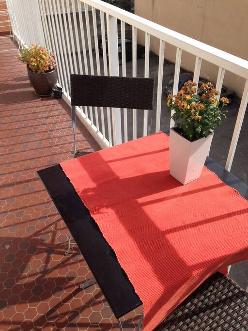 Petit balcon sur cour