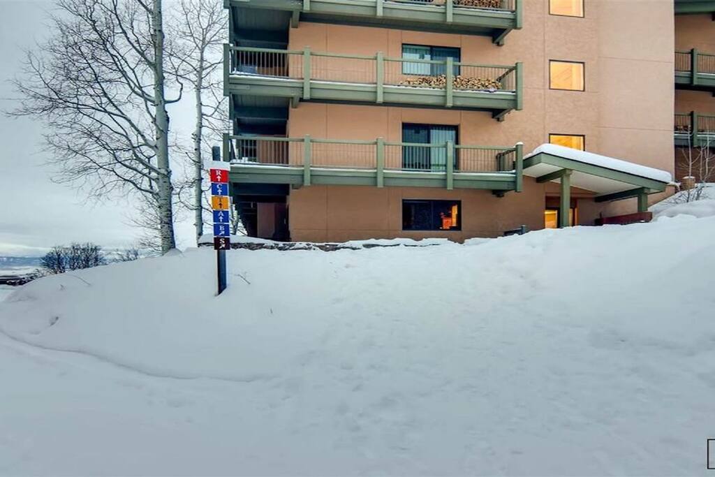 Ski In, Ski Out Access