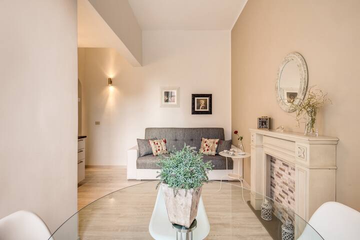 Vatican Miracle Suite gallery image 5