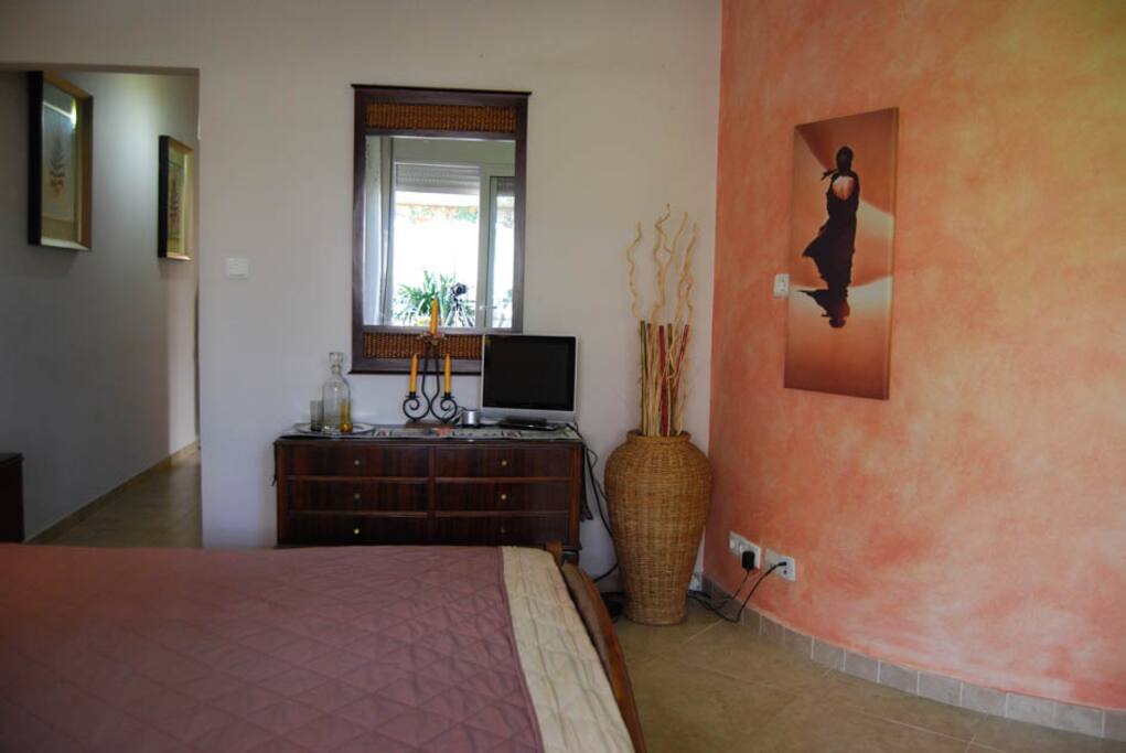 Tv,fast wifi,full equipped place!
