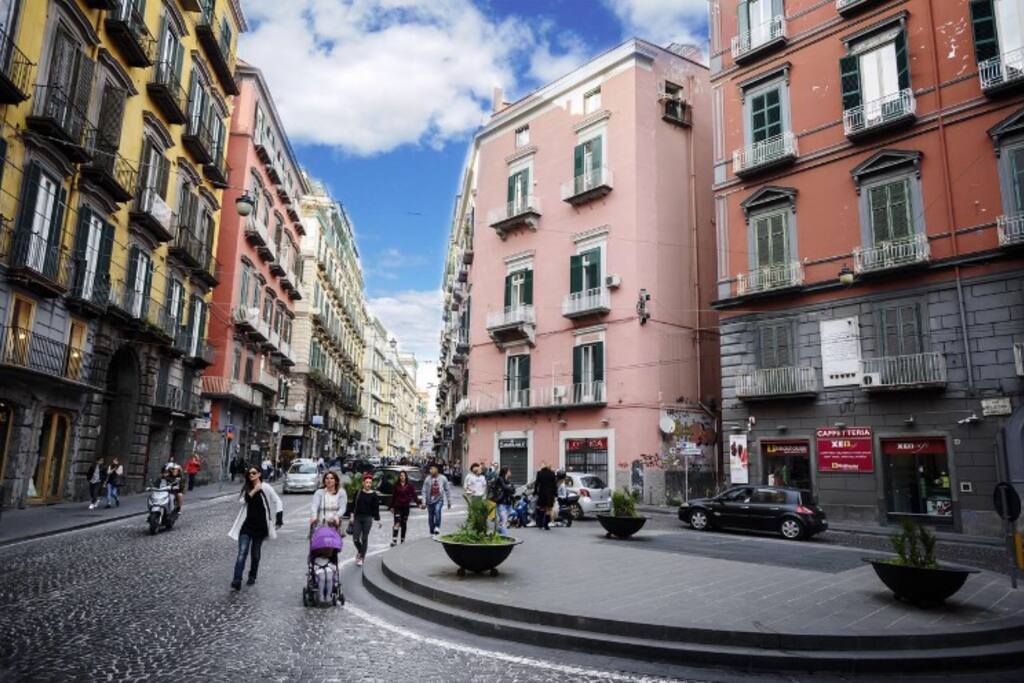 Facciata esterna del Palazzo in Via Toledo 16