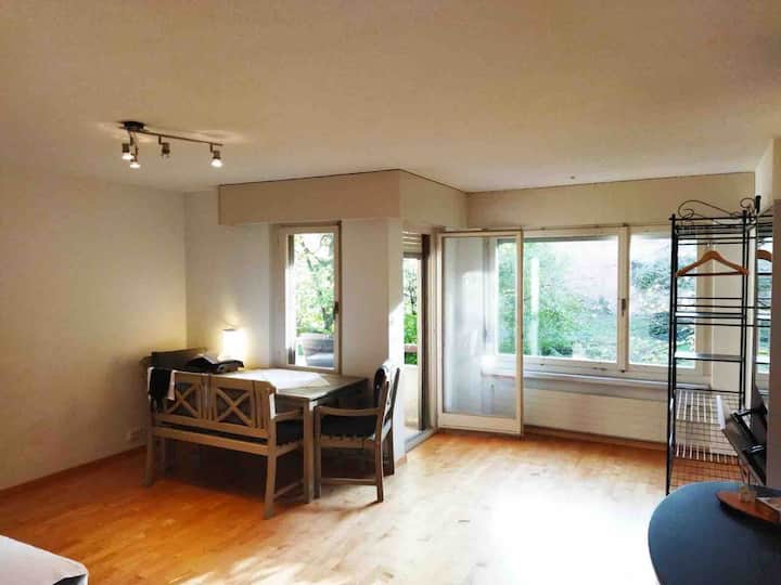 Zentrale 1,5-zimmerwohnung Mit Bestausstatung - Opfikon