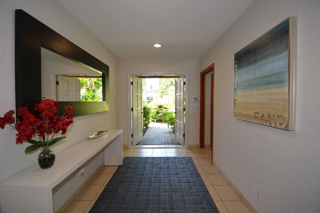 Foyer entry