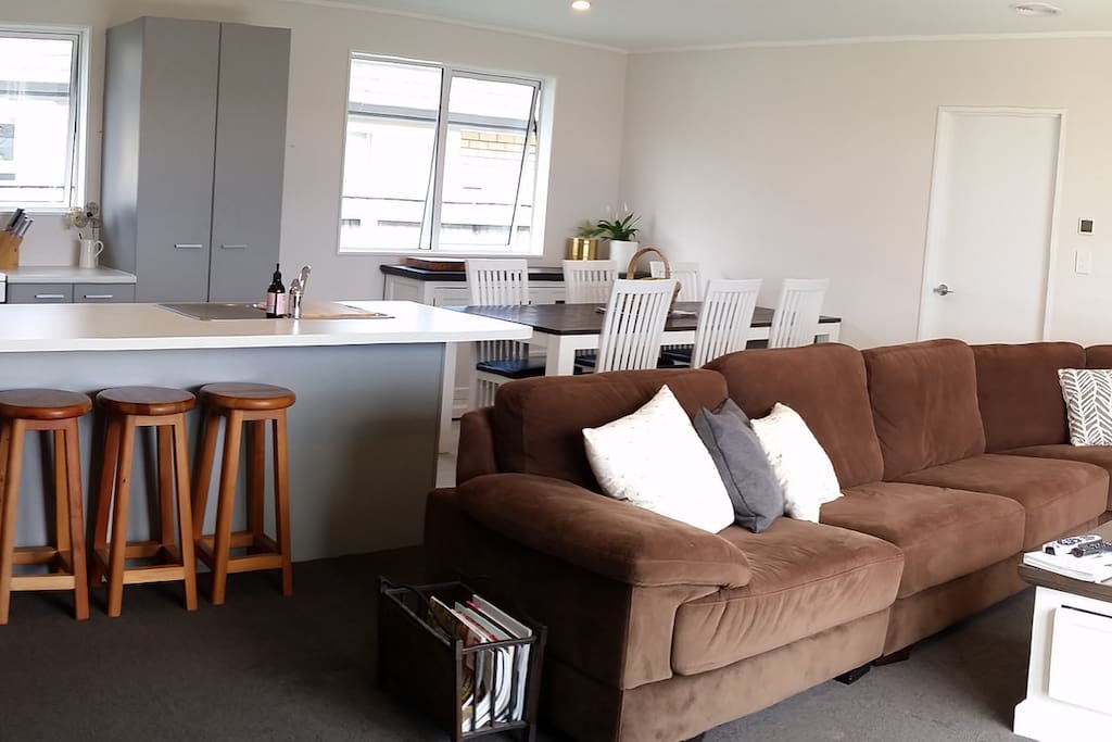 Kitchen, dinning & lounge