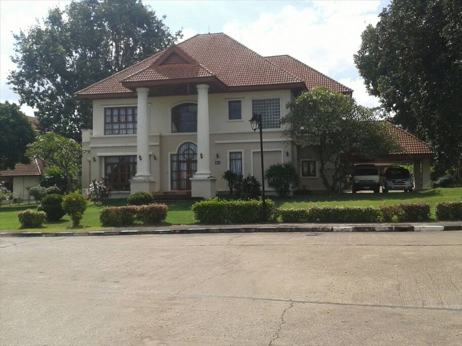Dong Pasak Village
3 bedrooms, 5 bathrooms